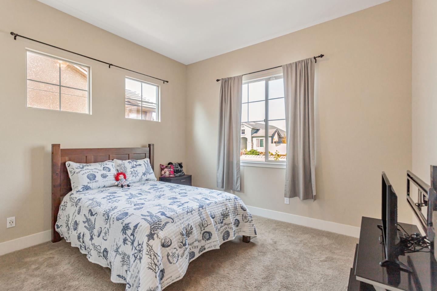 Detail Gallery Image 7 of 54 For 1575 Sunflower Dr, Hollister,  CA 95023 - 4 Beds | 2 Baths