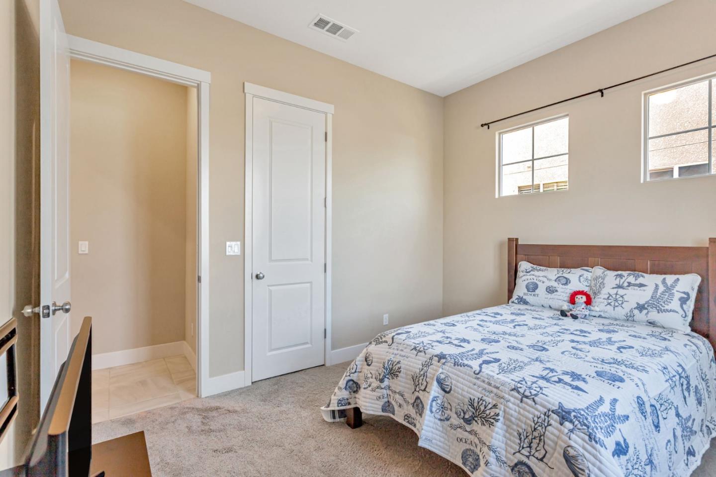 Detail Gallery Image 8 of 54 For 1575 Sunflower Dr, Hollister,  CA 95023 - 4 Beds | 2 Baths