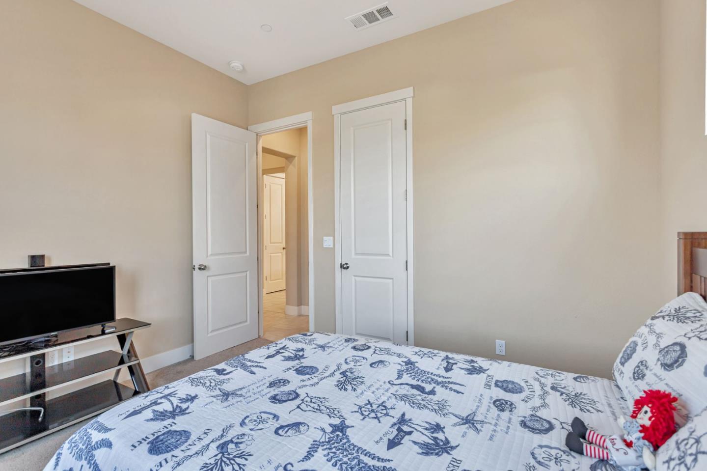 Detail Gallery Image 9 of 54 For 1575 Sunflower Dr, Hollister,  CA 95023 - 4 Beds | 2 Baths