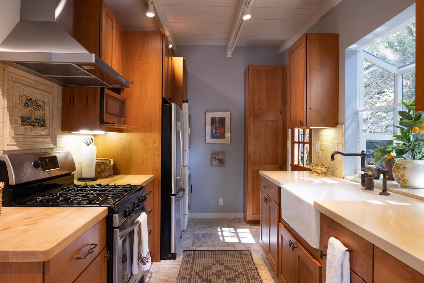 Detail Gallery Image 8 of 21 For 32 Southbank Rd, Carmel Valley,  CA 93924 - 2 Beds | 1 Baths
