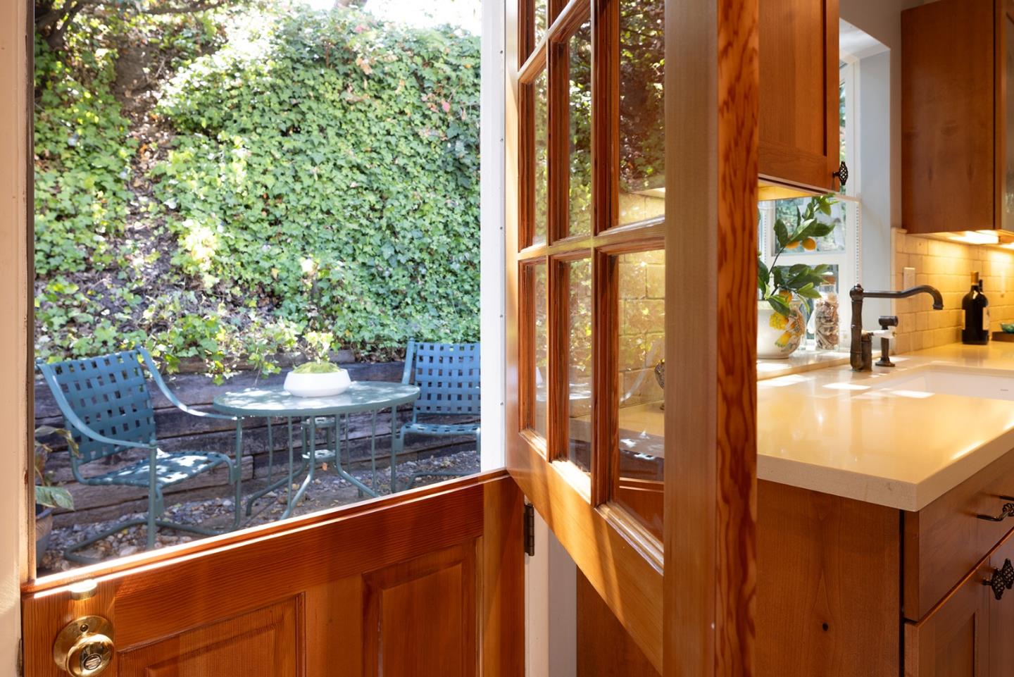 Detail Gallery Image 9 of 21 For 32 Southbank Rd, Carmel Valley,  CA 93924 - 2 Beds | 1 Baths