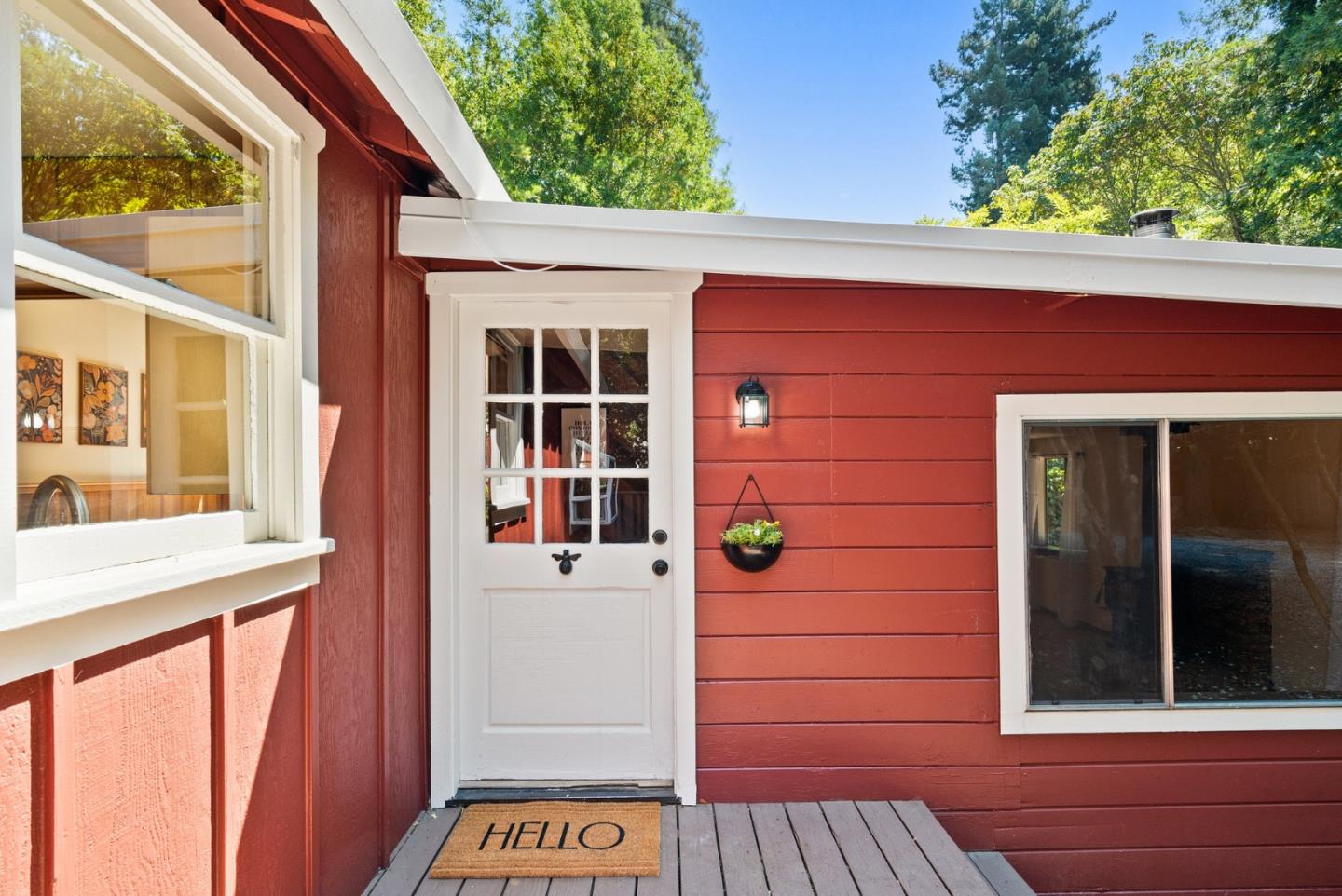 Detail Gallery Image 5 of 31 For 155 Rowardennan Dr, Ben Lomond,  CA 95005 - 2 Beds | 1 Baths