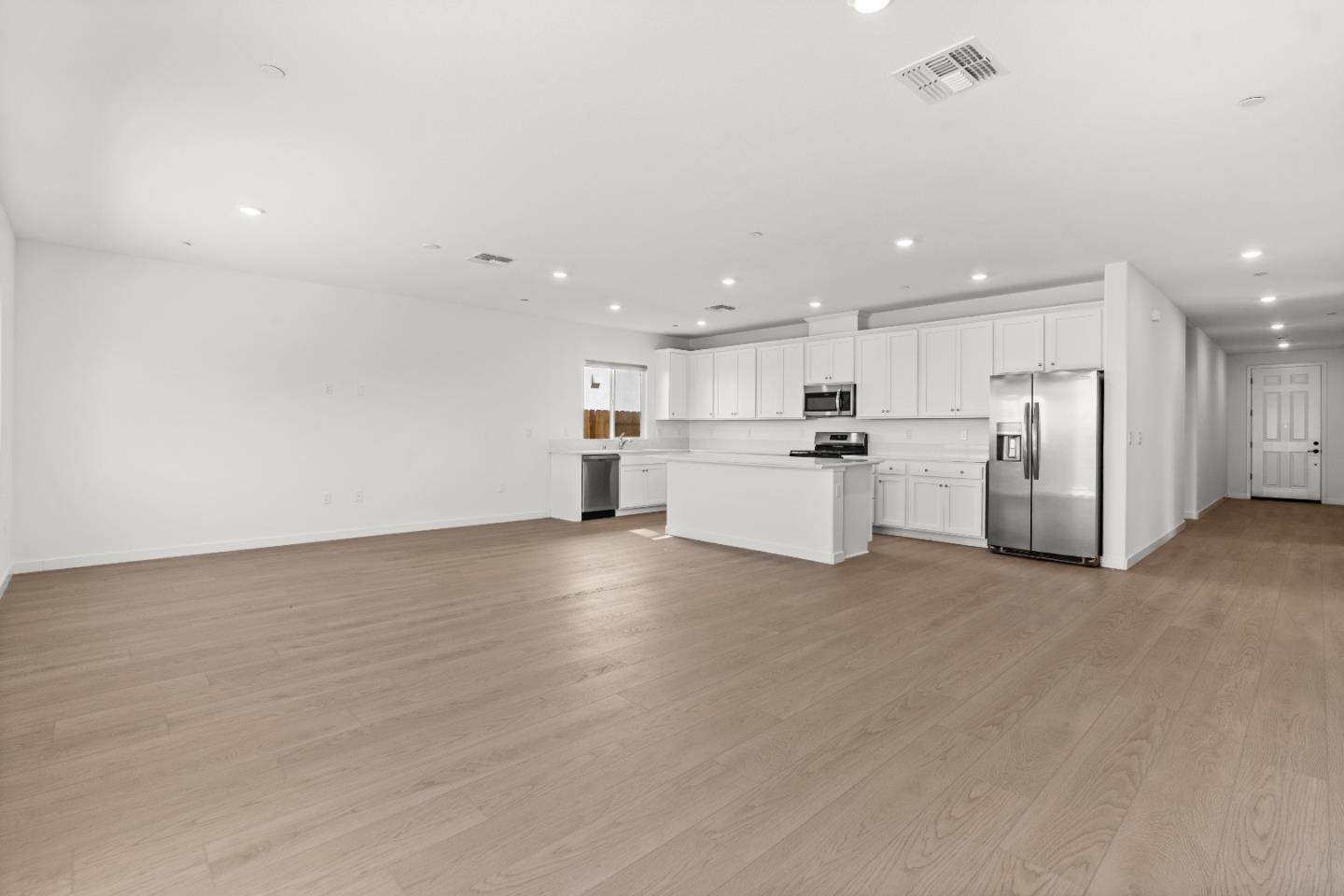 Detail Gallery Image 3 of 42 For 10918 Morning Tide Way, Stockton,  CA 95219 - 4 Beds | 2 Baths