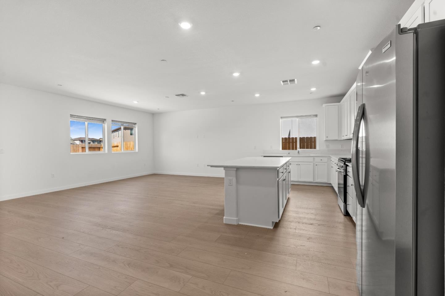 Detail Gallery Image 7 of 42 For 10918 Morning Tide Way, Stockton,  CA 95219 - 4 Beds | 2 Baths