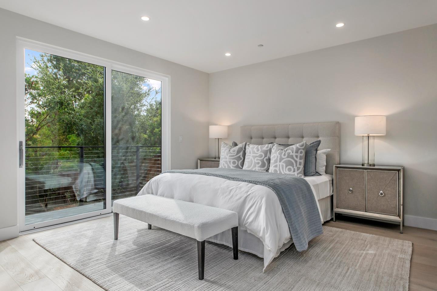 Detail Gallery Image 11 of 33 For 21 Highland Ave, San Carlos,  CA 94070 - 4 Beds | 4/1 Baths