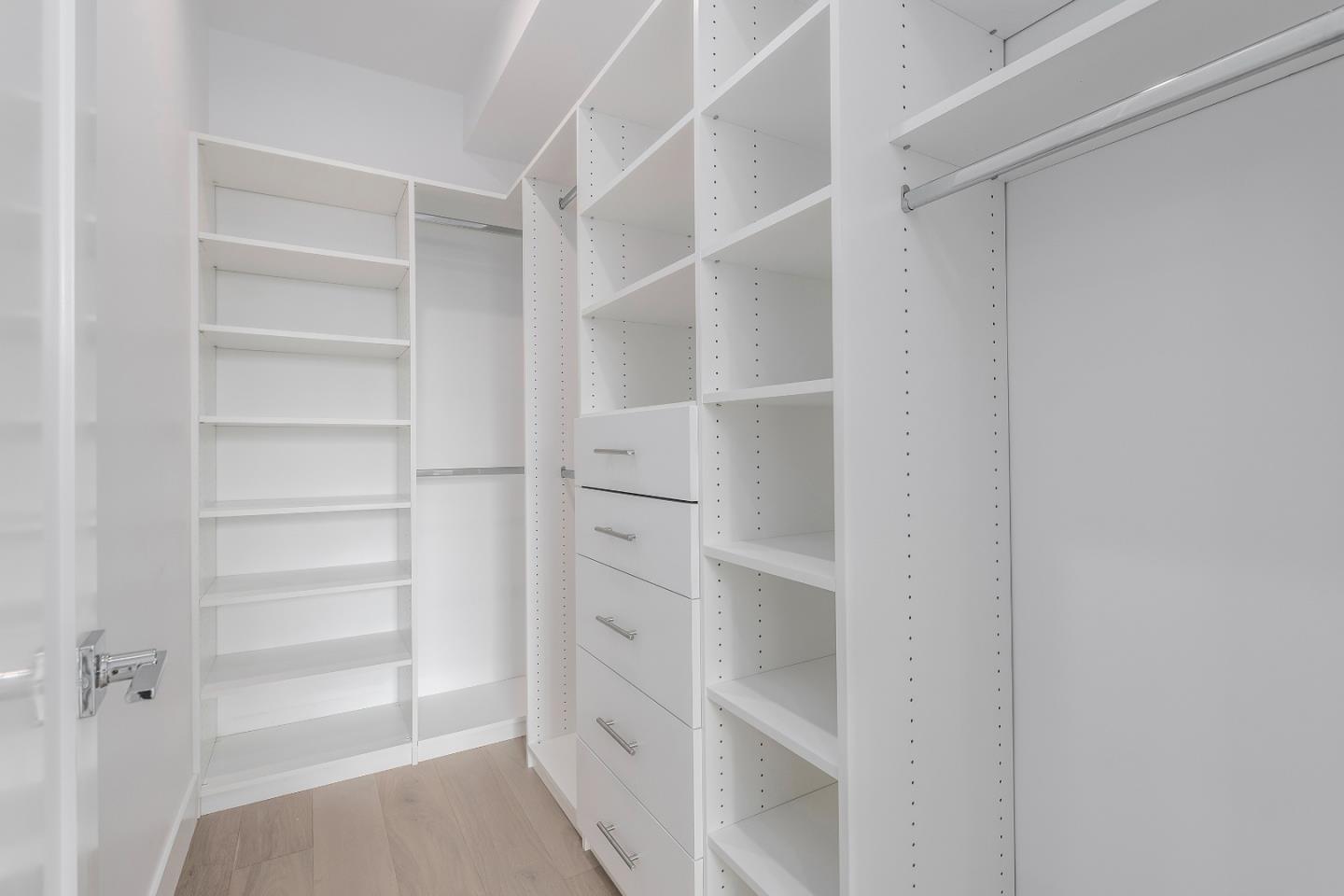 Detail Gallery Image 14 of 33 For 21 Highland Ave, San Carlos,  CA 94070 - 4 Beds | 4/1 Baths