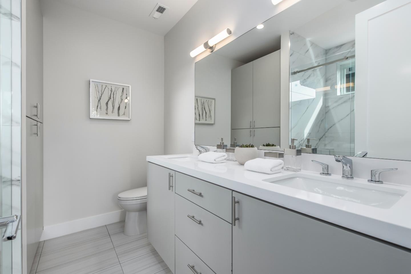 Detail Gallery Image 15 of 33 For 21 Highland Ave, San Carlos,  CA 94070 - 4 Beds | 4/1 Baths