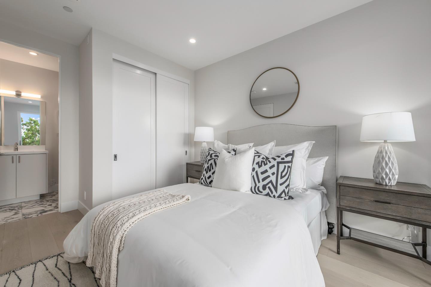 Detail Gallery Image 18 of 33 For 21 Highland Ave, San Carlos,  CA 94070 - 4 Beds | 4/1 Baths