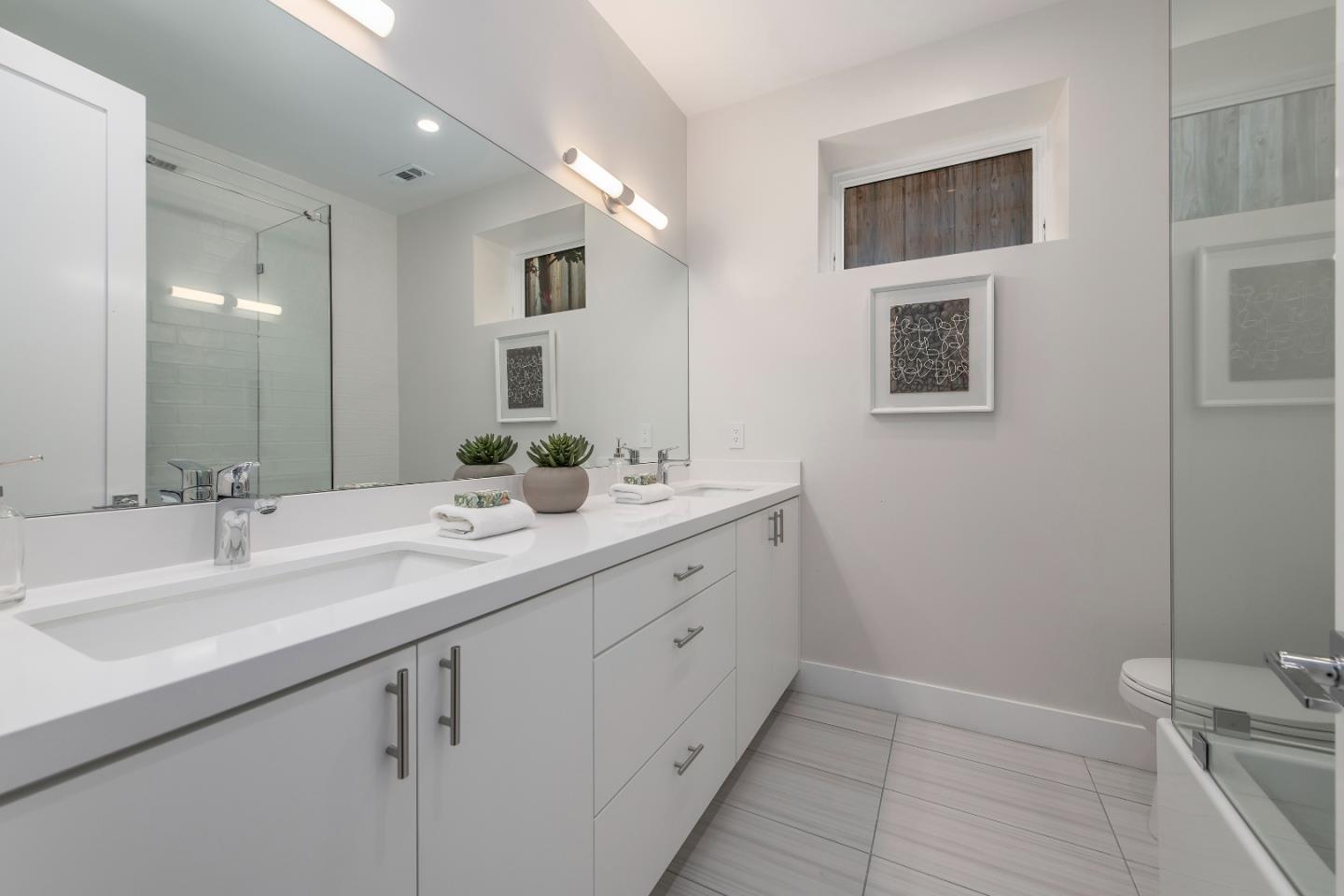 Detail Gallery Image 22 of 33 For 21 Highland Ave, San Carlos,  CA 94070 - 4 Beds | 4/1 Baths
