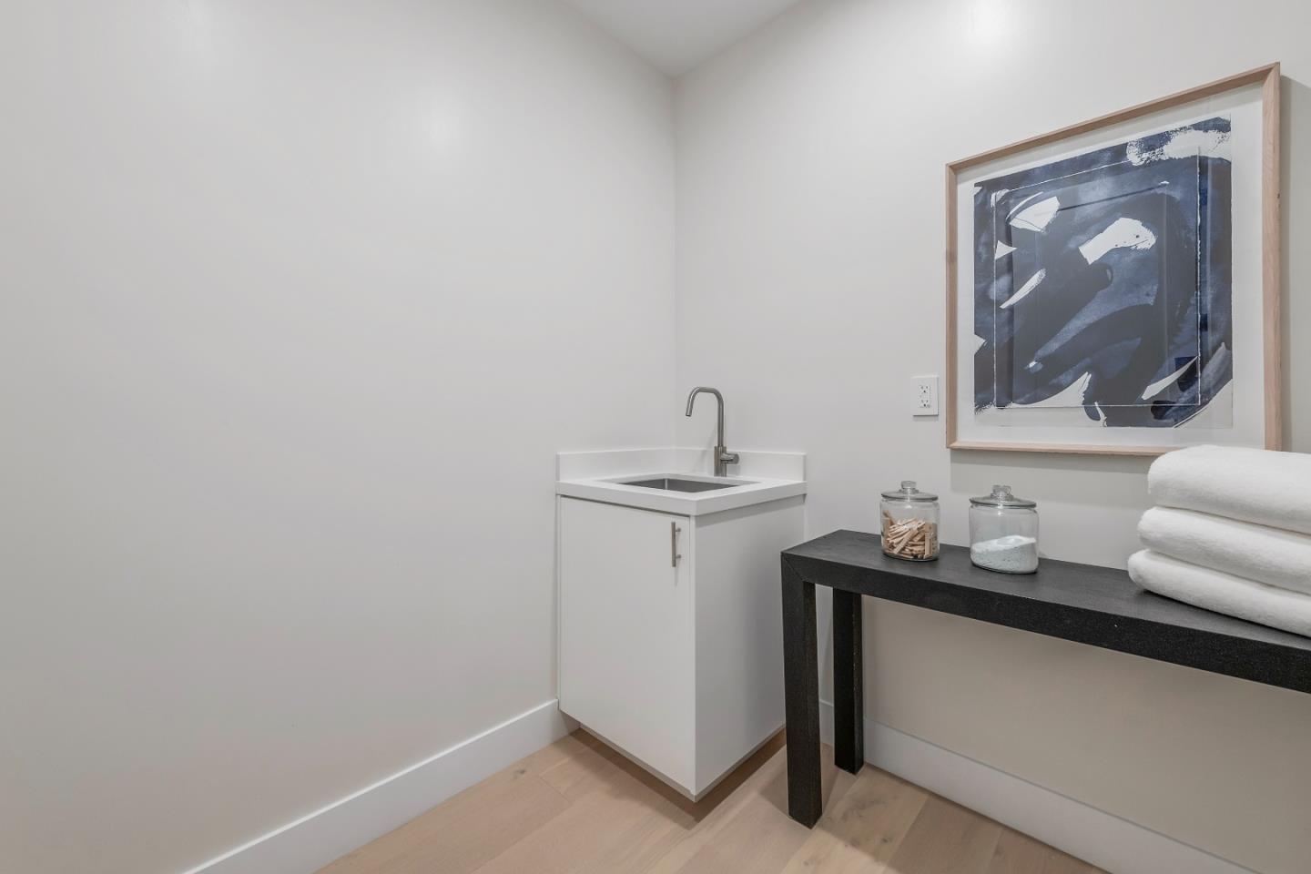 Detail Gallery Image 23 of 33 For 21 Highland Ave, San Carlos,  CA 94070 - 4 Beds | 4/1 Baths