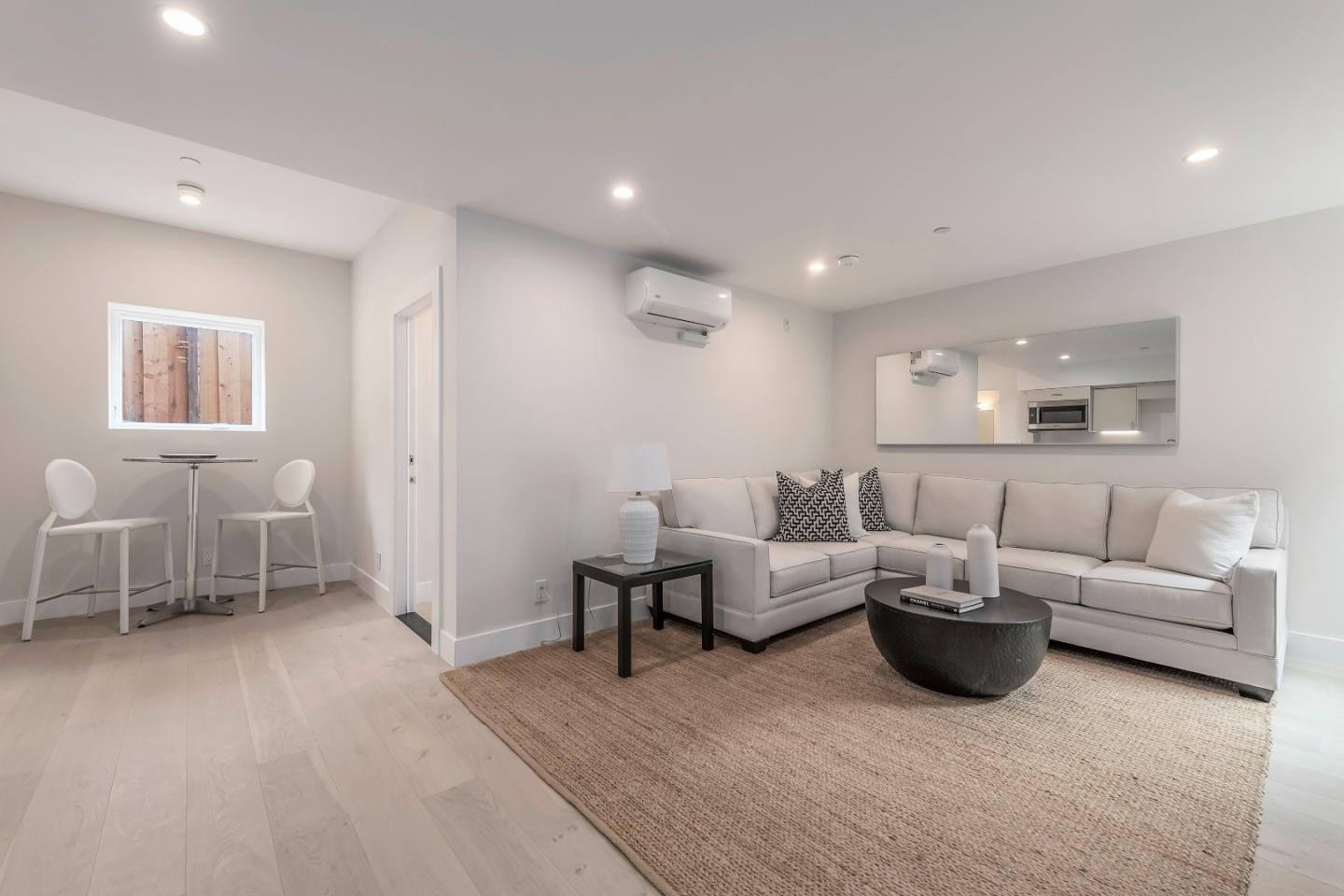 Detail Gallery Image 24 of 33 For 21 Highland Ave, San Carlos,  CA 94070 - 4 Beds | 4/1 Baths