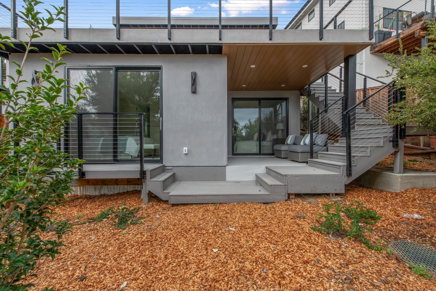 Detail Gallery Image 32 of 33 For 21 Highland Ave, San Carlos,  CA 94070 - 4 Beds | 4/1 Baths