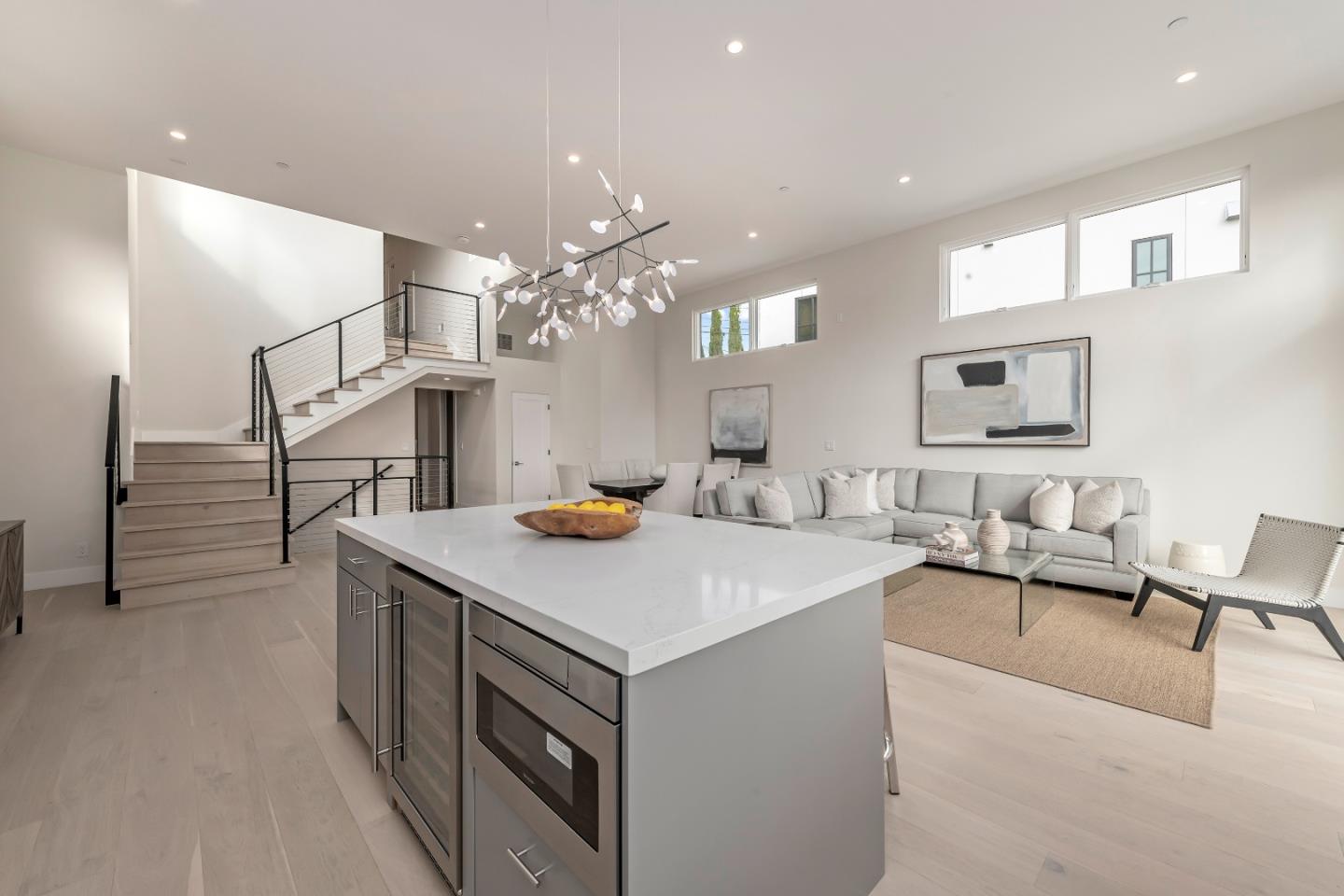 Detail Gallery Image 5 of 33 For 21 Highland Ave, San Carlos,  CA 94070 - 4 Beds | 4/1 Baths