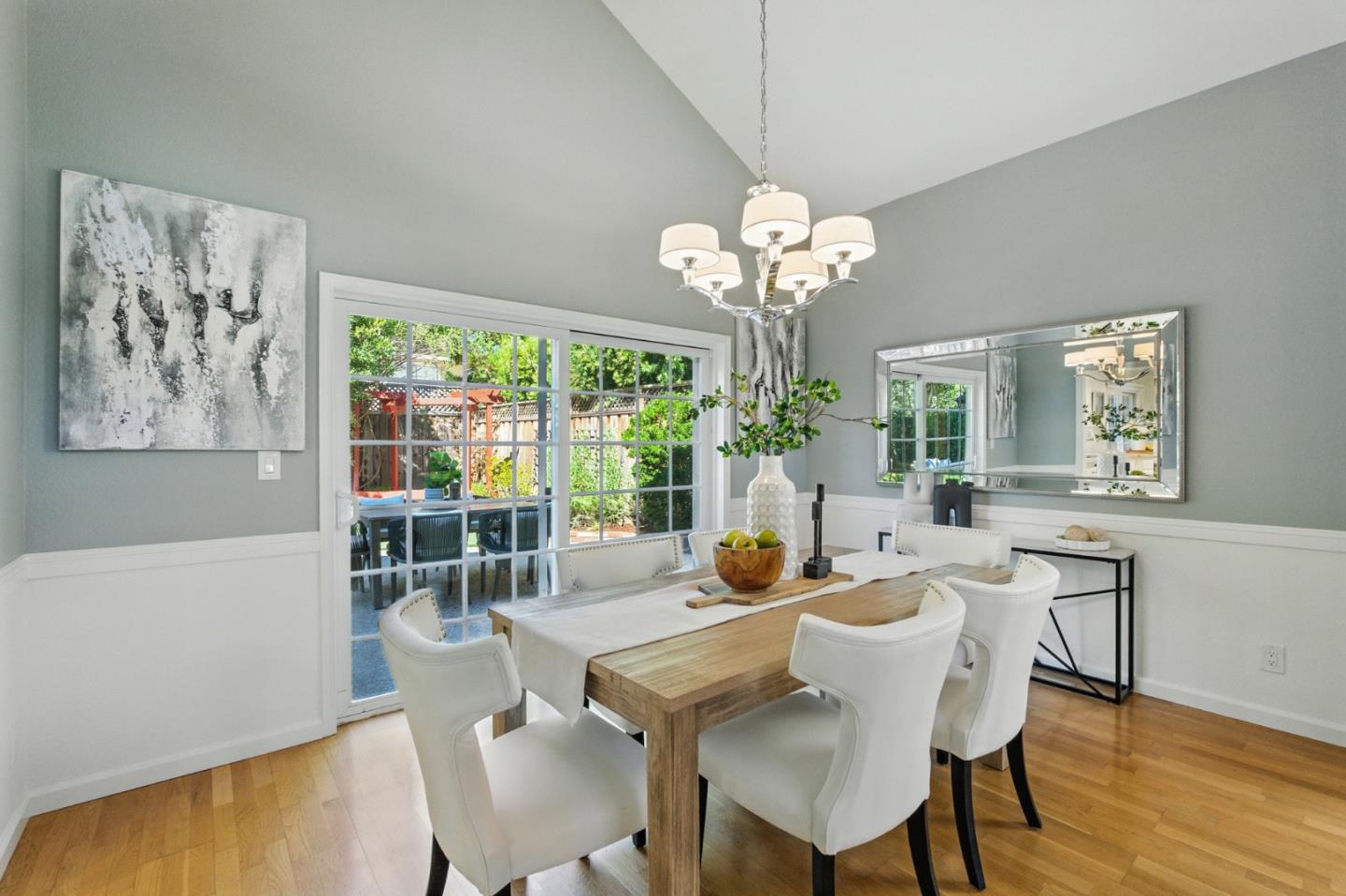 Detail Gallery Image 15 of 55 For 213 Yarborough Ln, Redwood City,  CA 94061 - 4 Beds | 3 Baths