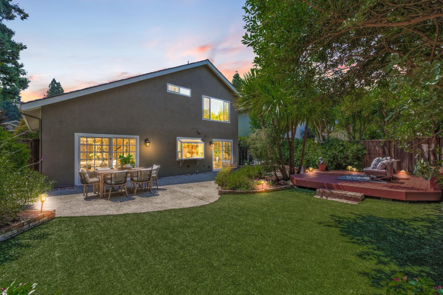 Detail Gallery Image 3 of 55 For 213 Yarborough Ln, Redwood City,  CA 94061 - 4 Beds | 3 Baths