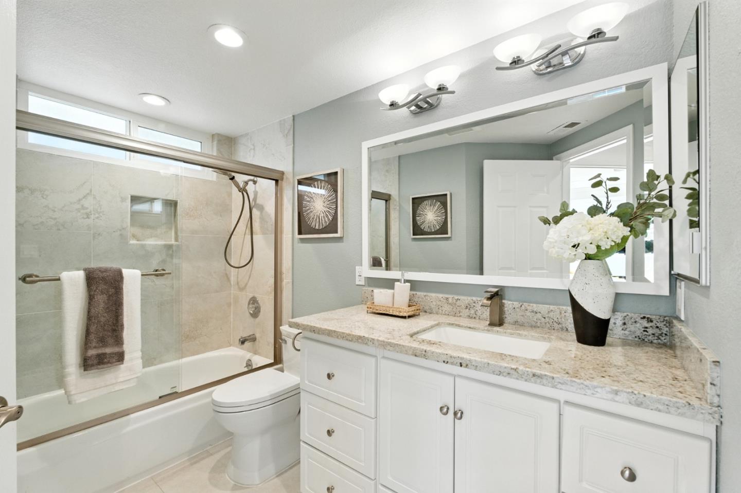 Detail Gallery Image 30 of 55 For 213 Yarborough Ln, Redwood City,  CA 94061 - 4 Beds | 3 Baths