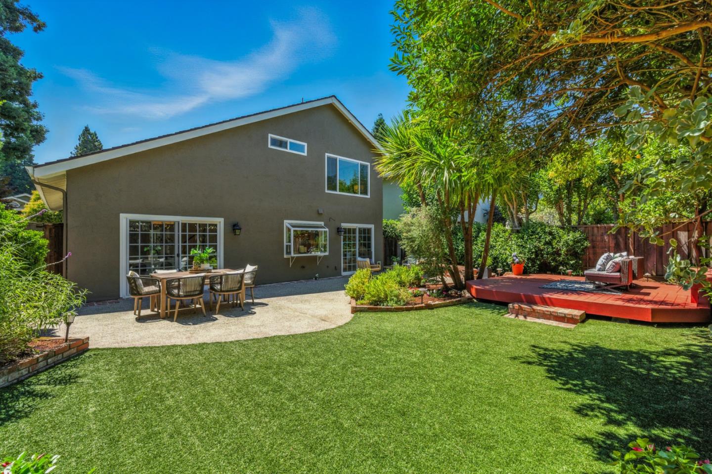 Detail Gallery Image 36 of 55 For 213 Yarborough Ln, Redwood City,  CA 94061 - 4 Beds | 3 Baths