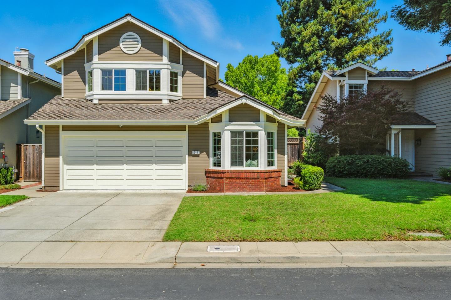 Detail Gallery Image 41 of 55 For 213 Yarborough Ln, Redwood City,  CA 94061 - 4 Beds | 3 Baths