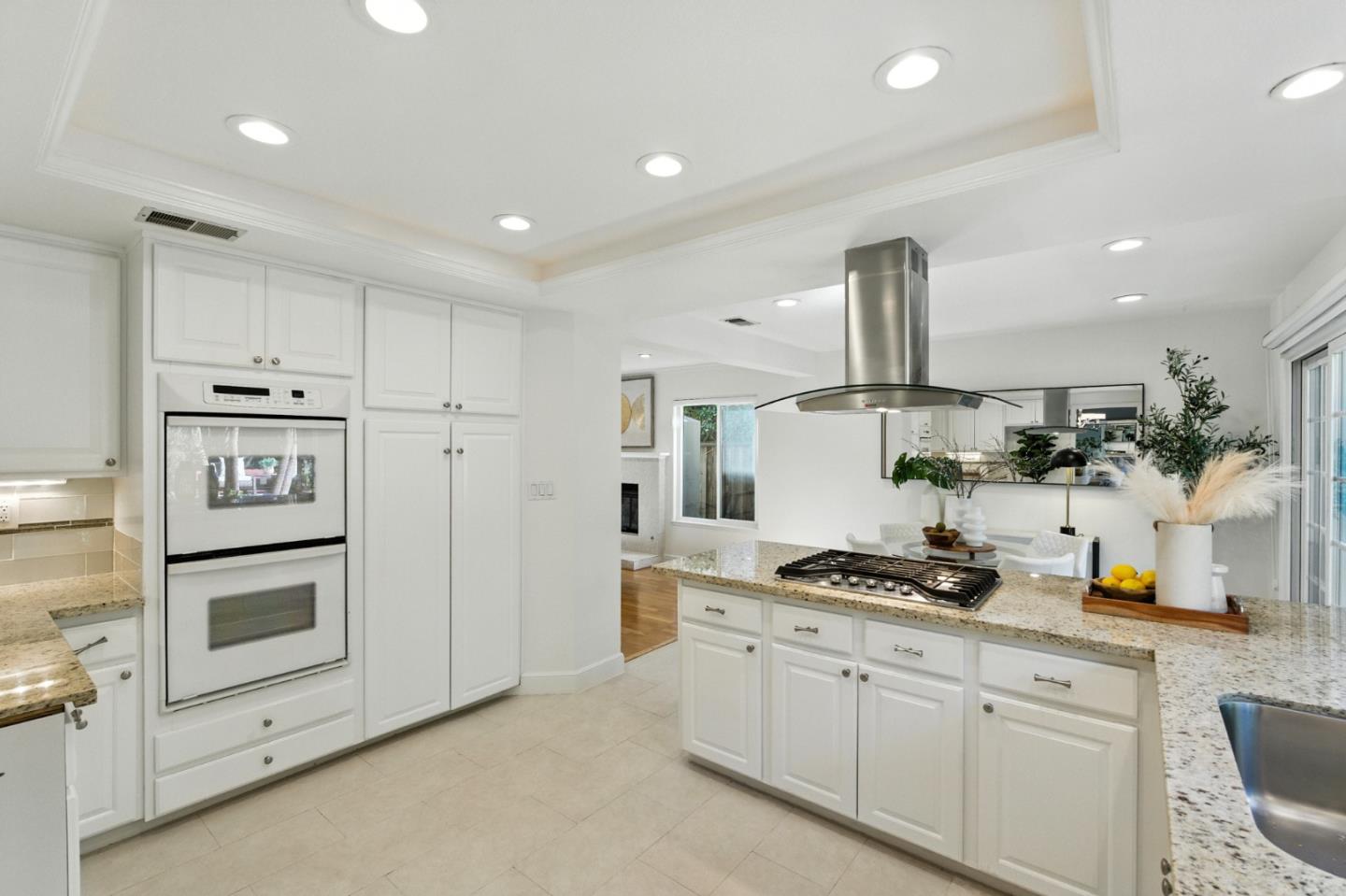 Detail Gallery Image 6 of 55 For 213 Yarborough Ln, Redwood City,  CA 94061 - 4 Beds | 3 Baths