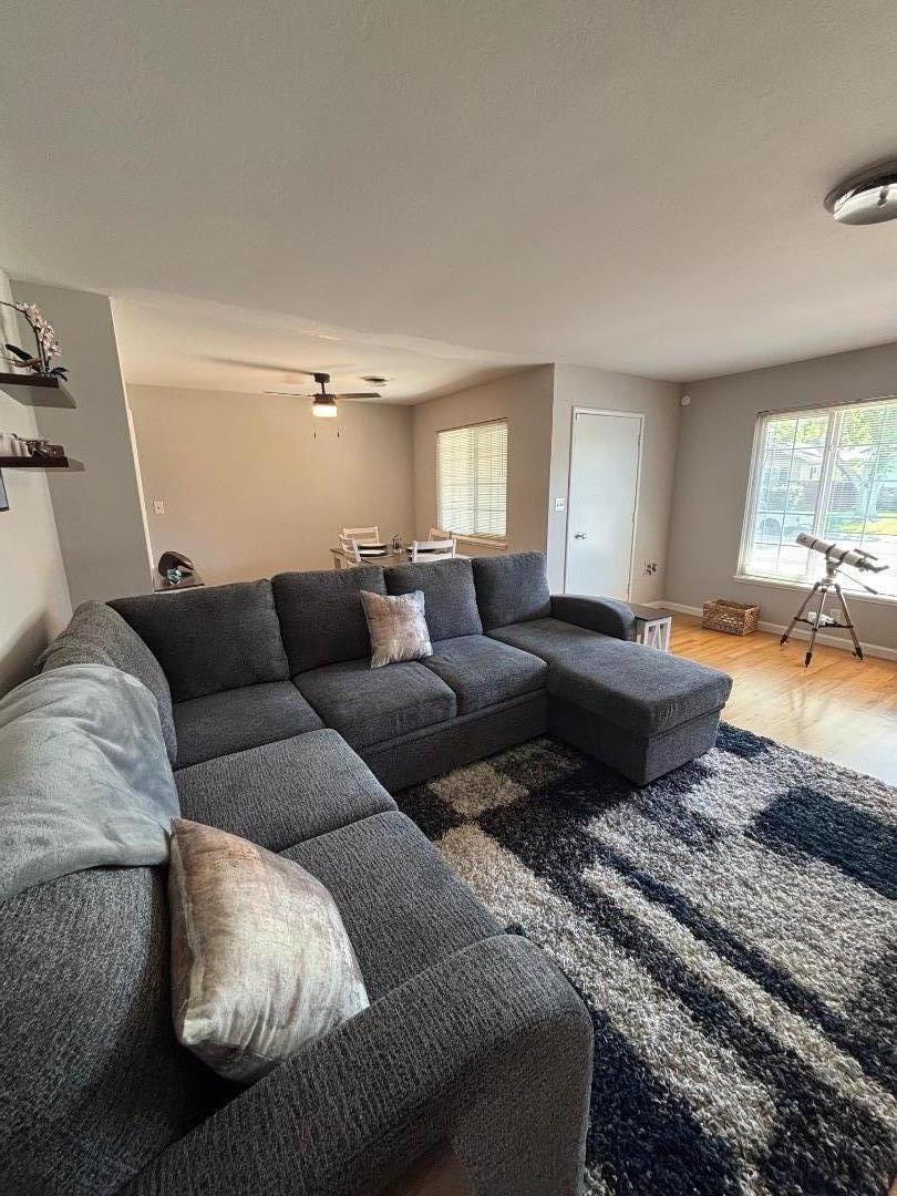 Detail Gallery Image 4 of 25 For 5660 Jacks Ln, Sacramento,  CA 95822 - 3 Beds | 1 Baths