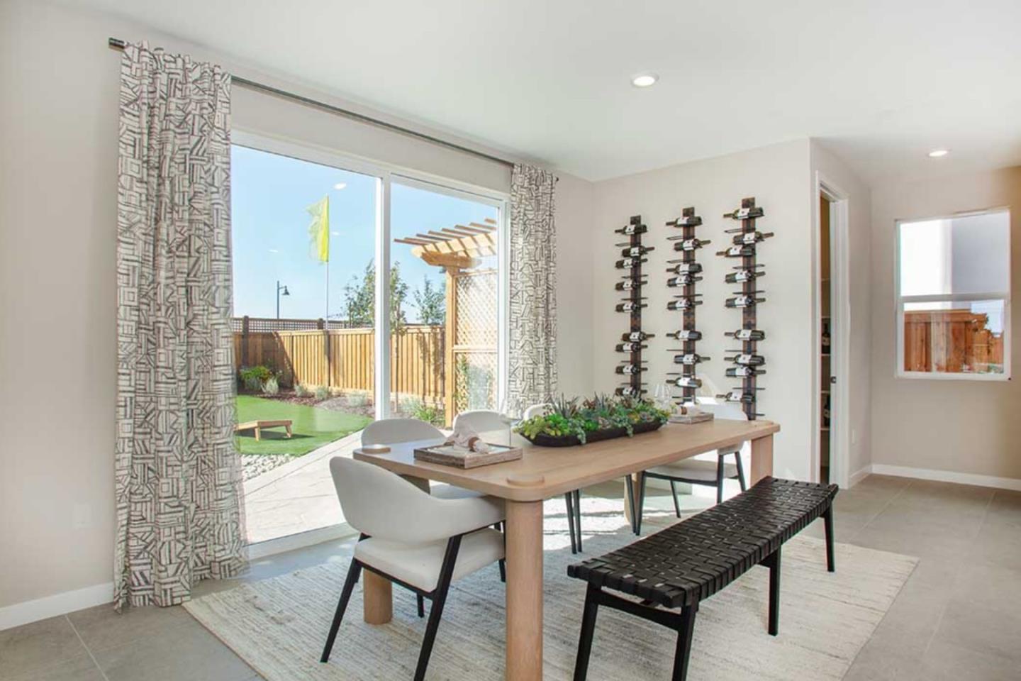 Detail Gallery Image 9 of 14 For 3032 Benetti St, Lathrop,  CA 95330 - 4 Beds | 3/1 Baths