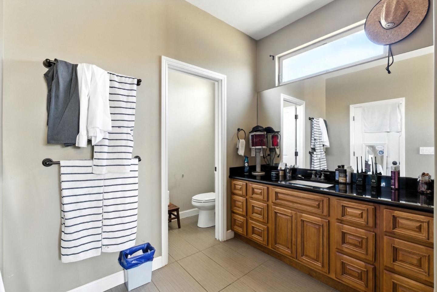Detail Gallery Image 13 of 27 For 947 Yuba Dr, Santa Rosa,  CA 95407 - 3 Beds | 2 Baths