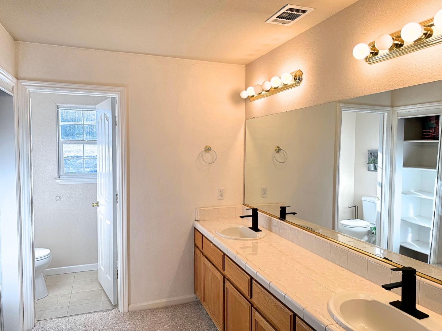 Detail Gallery Image 13 of 16 For 225 Spring Ave, Morgan Hill,  CA 95037 - 3 Beds | 3 Baths