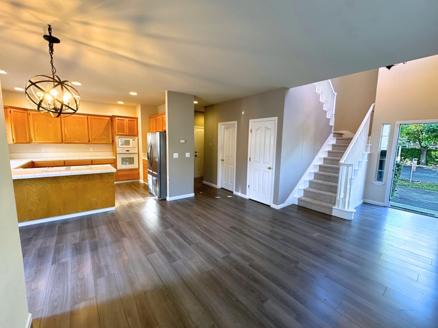 Detail Gallery Image 9 of 16 For 225 Spring Ave, Morgan Hill,  CA 95037 - 3 Beds | 3 Baths