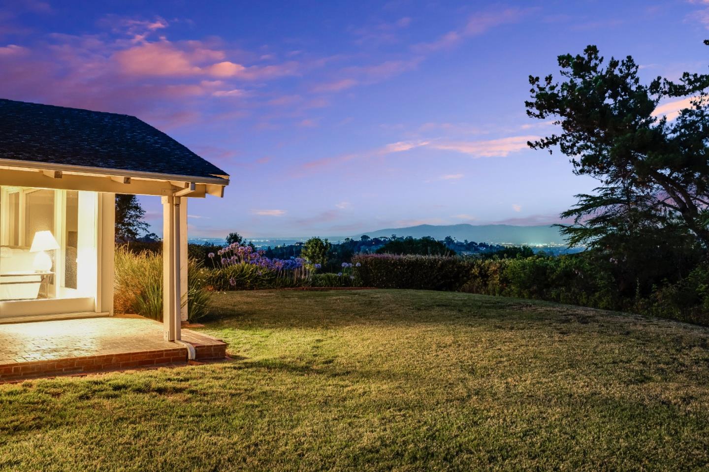 Detail Gallery Image 13 of 41 For 25850 Vinedo Ln, Los Altos Hills,  CA 94022 - 4 Beds | 3/1 Baths