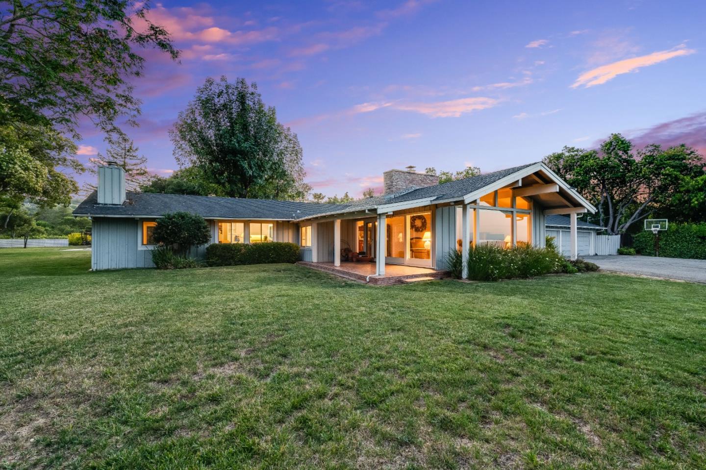 Detail Gallery Image 17 of 41 For 25850 Vinedo Ln, Los Altos Hills,  CA 94022 - 4 Beds | 3/1 Baths