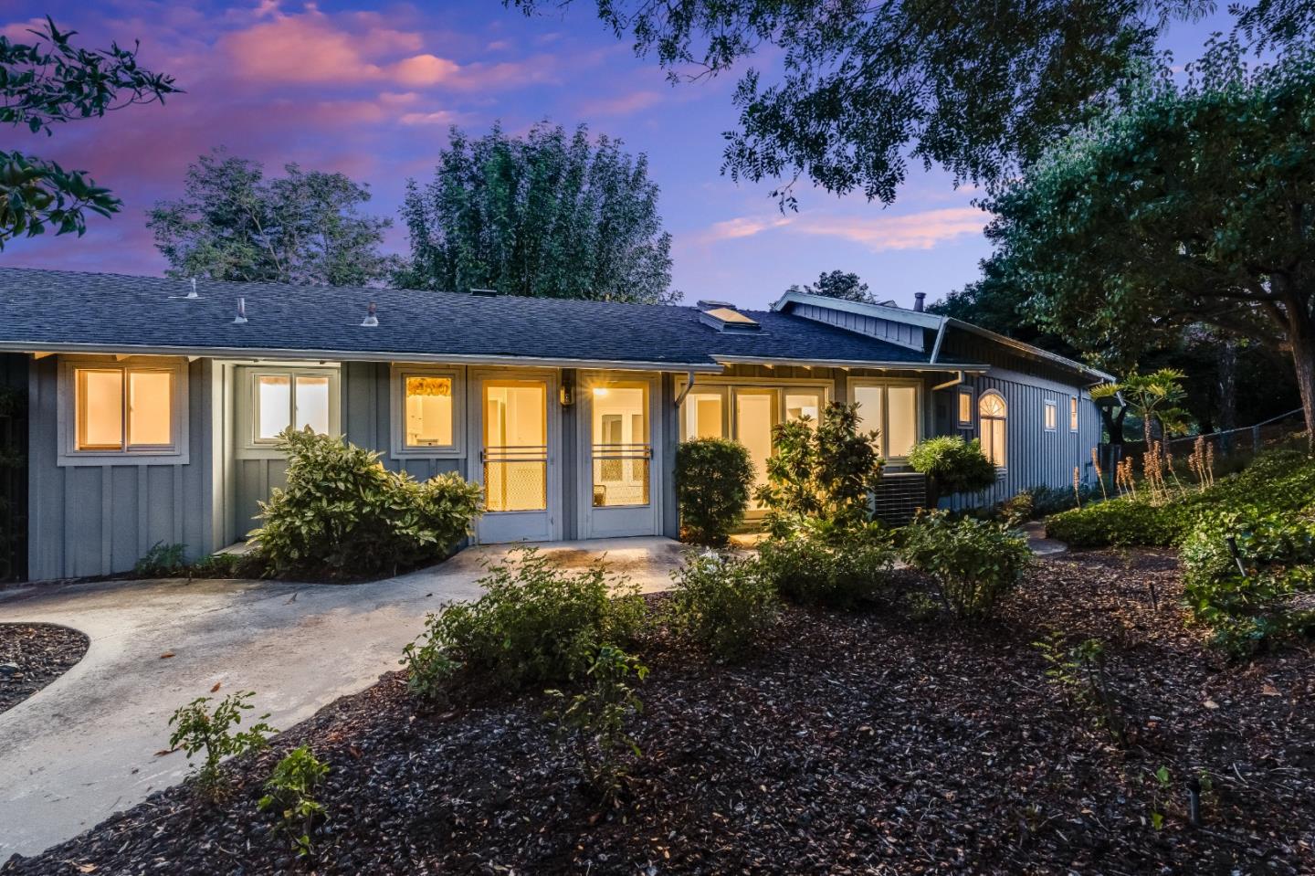Detail Gallery Image 19 of 41 For 25850 Vinedo Ln, Los Altos Hills,  CA 94022 - 4 Beds | 3/1 Baths