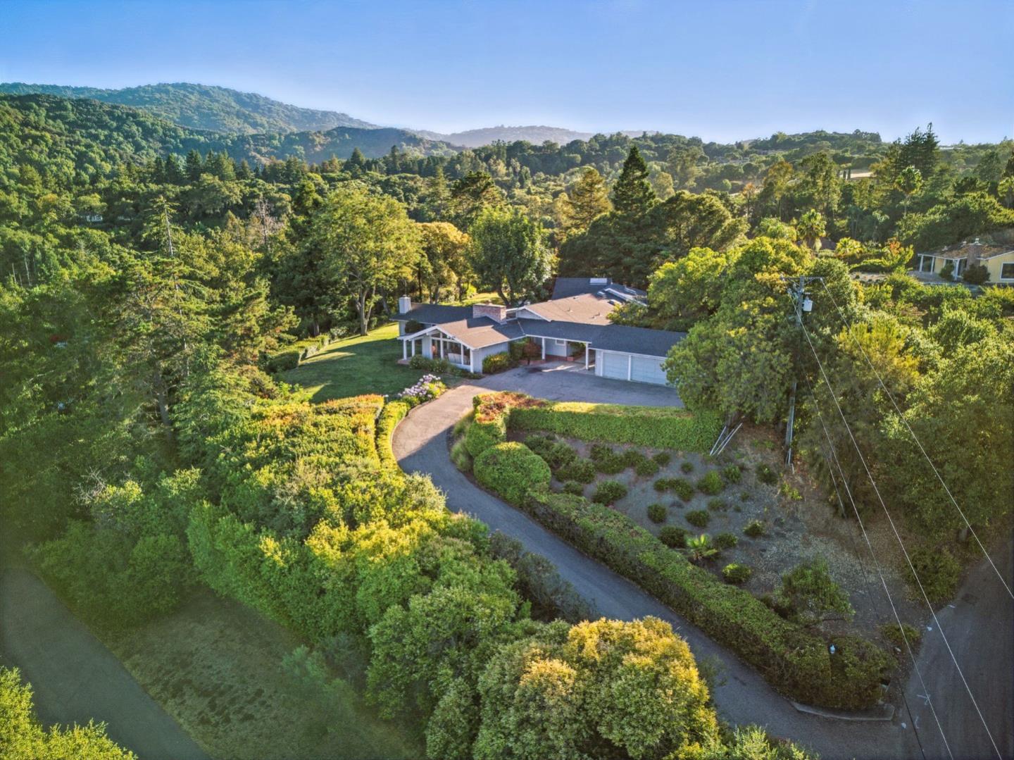 Detail Gallery Image 22 of 41 For 25850 Vinedo Ln, Los Altos Hills,  CA 94022 - 4 Beds | 3/1 Baths