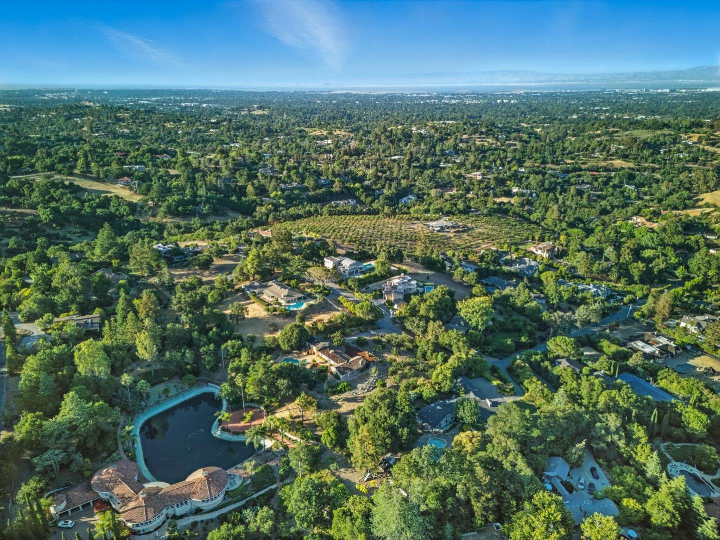 Detail Gallery Image 24 of 41 For 25850 Vinedo Ln, Los Altos Hills,  CA 94022 - 4 Beds | 3/1 Baths