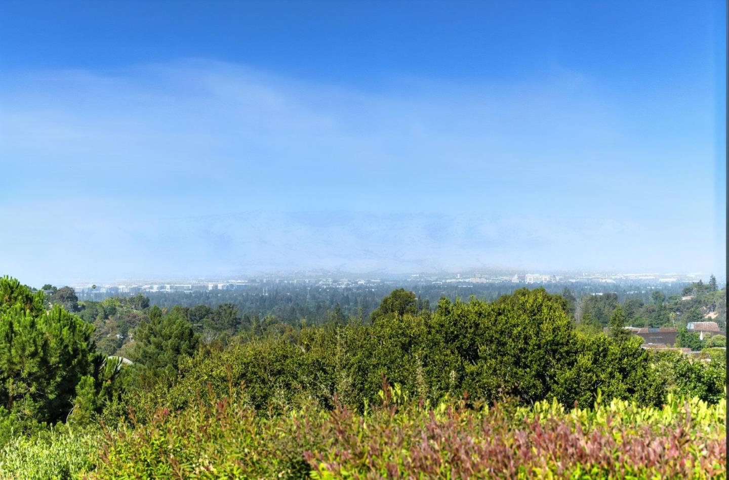 Detail Gallery Image 34 of 41 For 25850 Vinedo Ln, Los Altos Hills,  CA 94022 - 4 Beds | 3/1 Baths