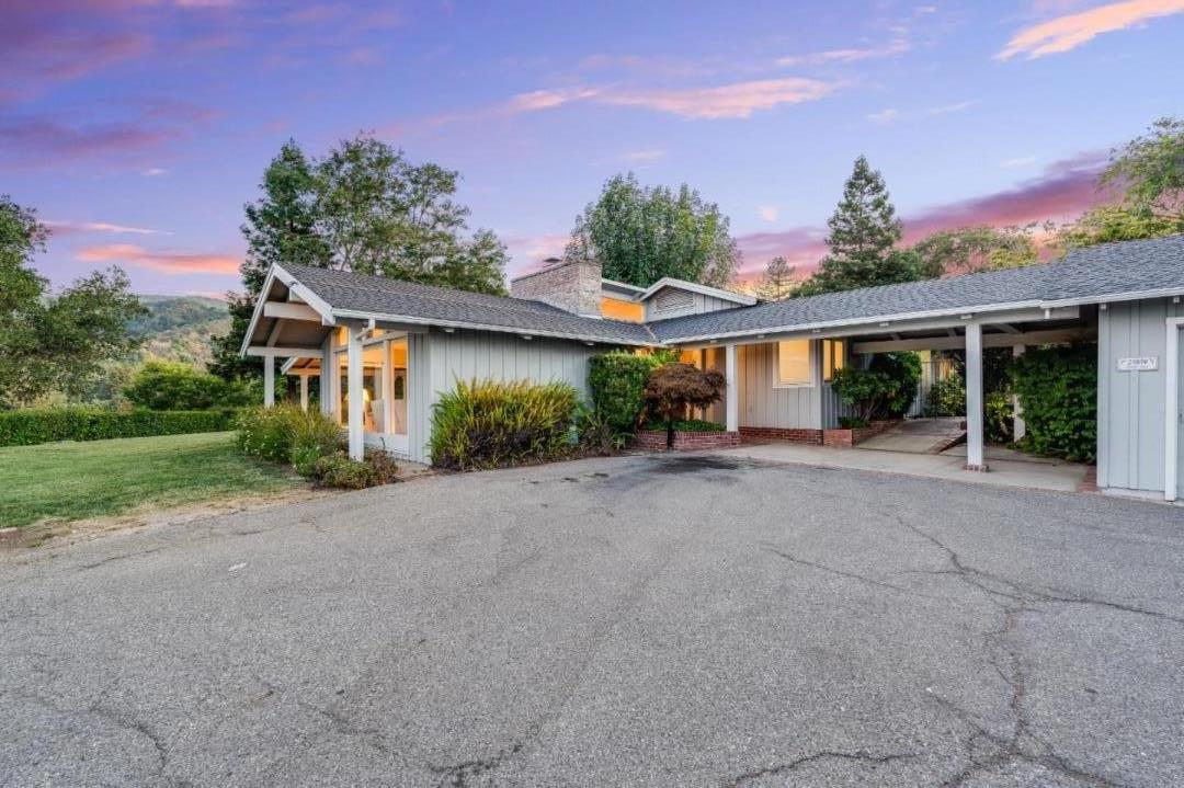 Detail Gallery Image 4 of 41 For 25850 Vinedo Ln, Los Altos Hills,  CA 94022 - 4 Beds | 3/1 Baths