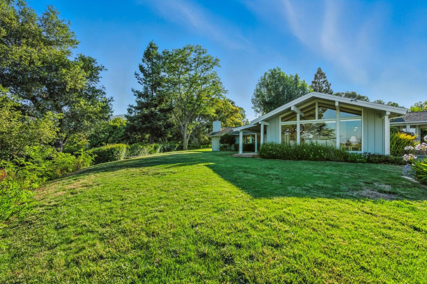 Detail Gallery Image 5 of 41 For 25850 Vinedo Ln, Los Altos Hills,  CA 94022 - 4 Beds | 3/1 Baths
