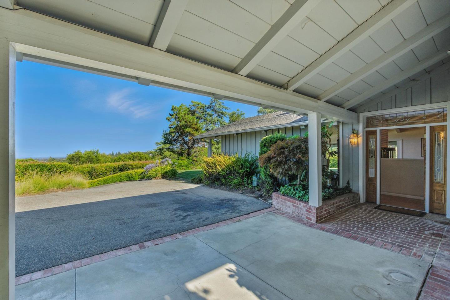 Detail Gallery Image 8 of 41 For 25850 Vinedo Ln, Los Altos Hills,  CA 94022 - 4 Beds | 3/1 Baths