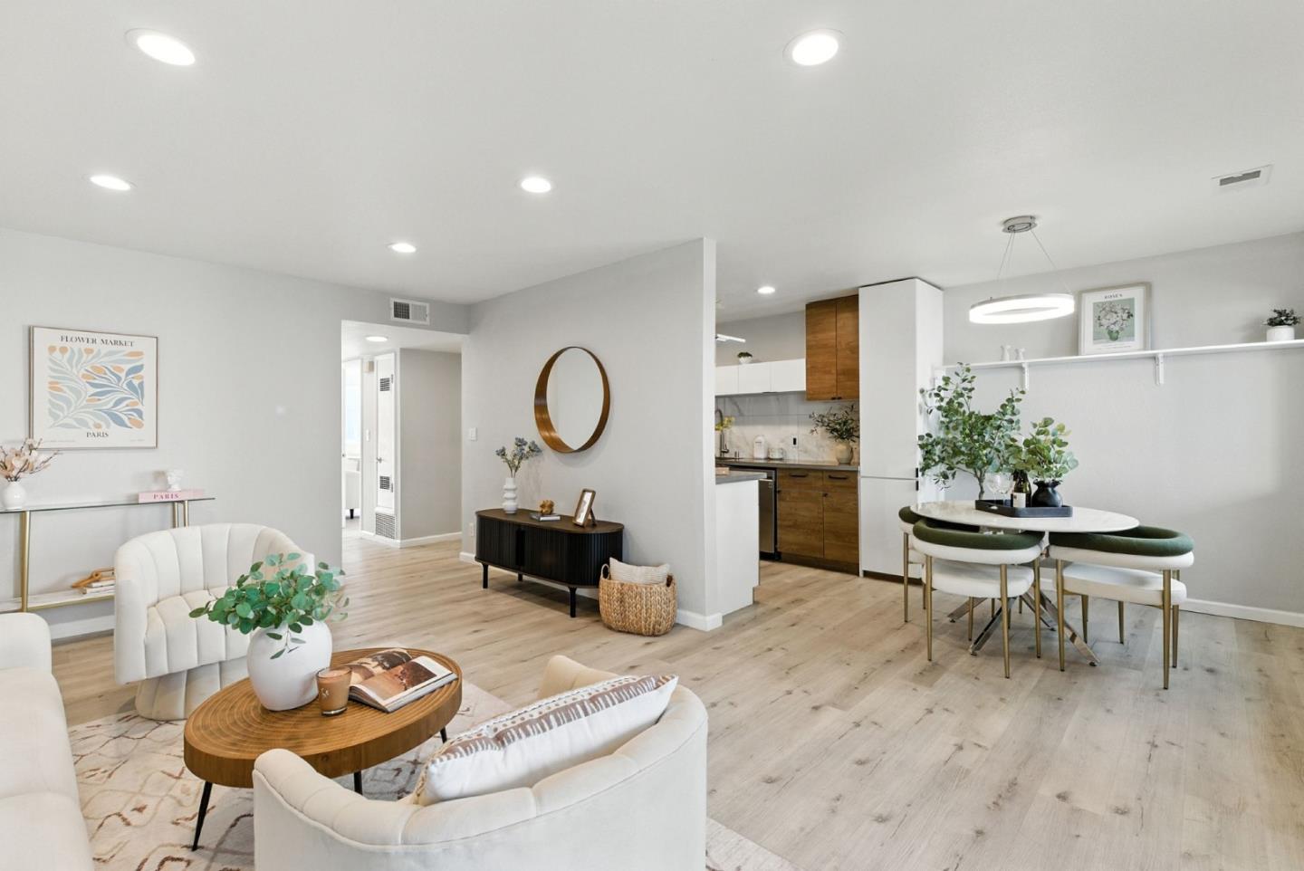 Detail Gallery Image 10 of 32 For 255 S Rengstorff Ave #43,  Mountain View,  CA 94040 - 2 Beds | 1 Baths