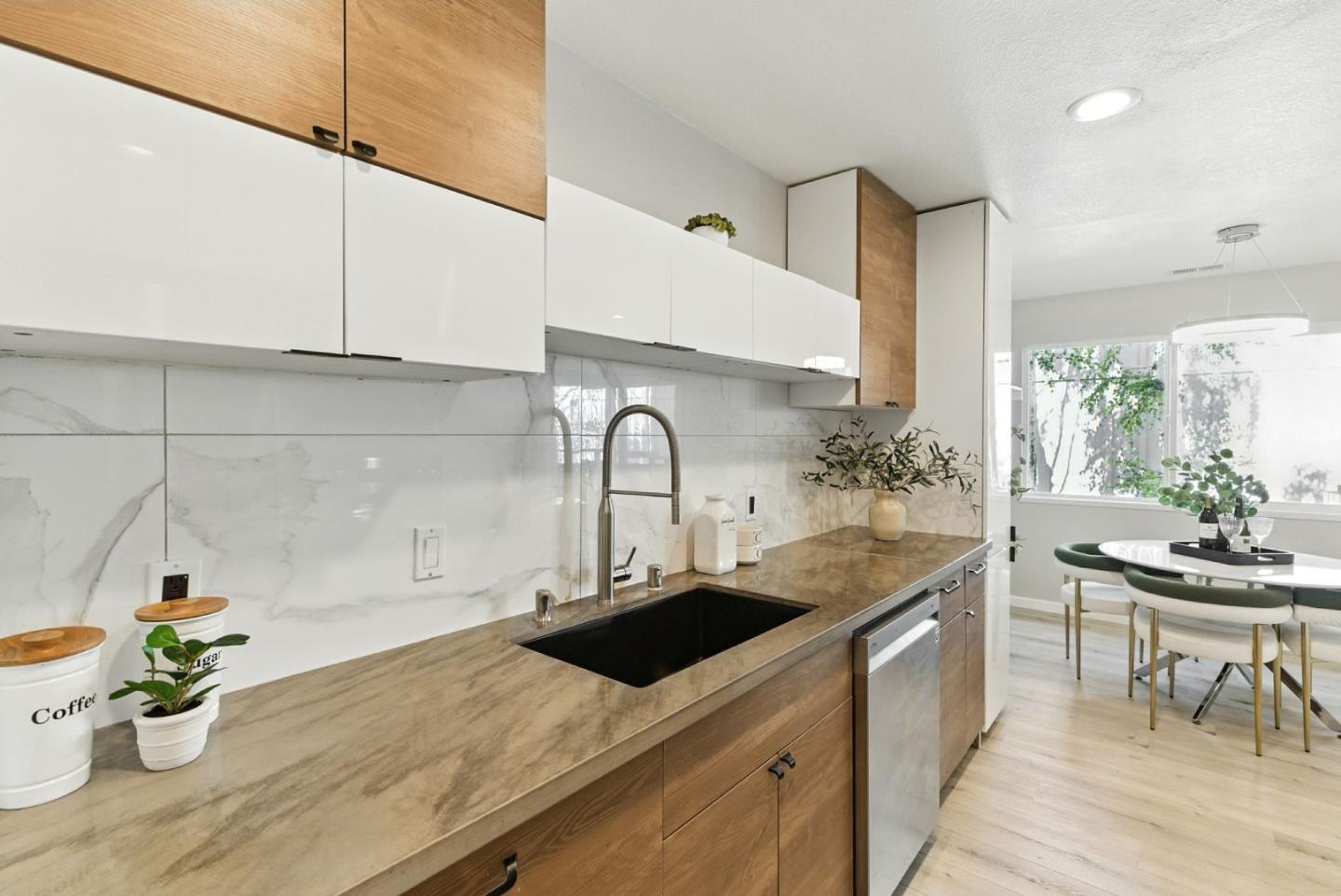 Detail Gallery Image 12 of 32 For 255 S Rengstorff Ave #43,  Mountain View,  CA 94040 - 2 Beds | 1 Baths