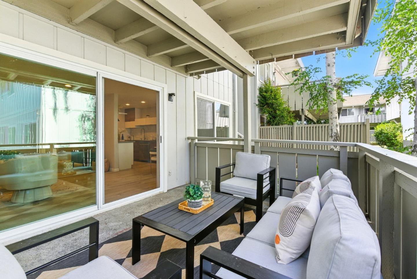 Detail Gallery Image 25 of 32 For 255 S Rengstorff Ave #43,  Mountain View,  CA 94040 - 2 Beds | 1 Baths