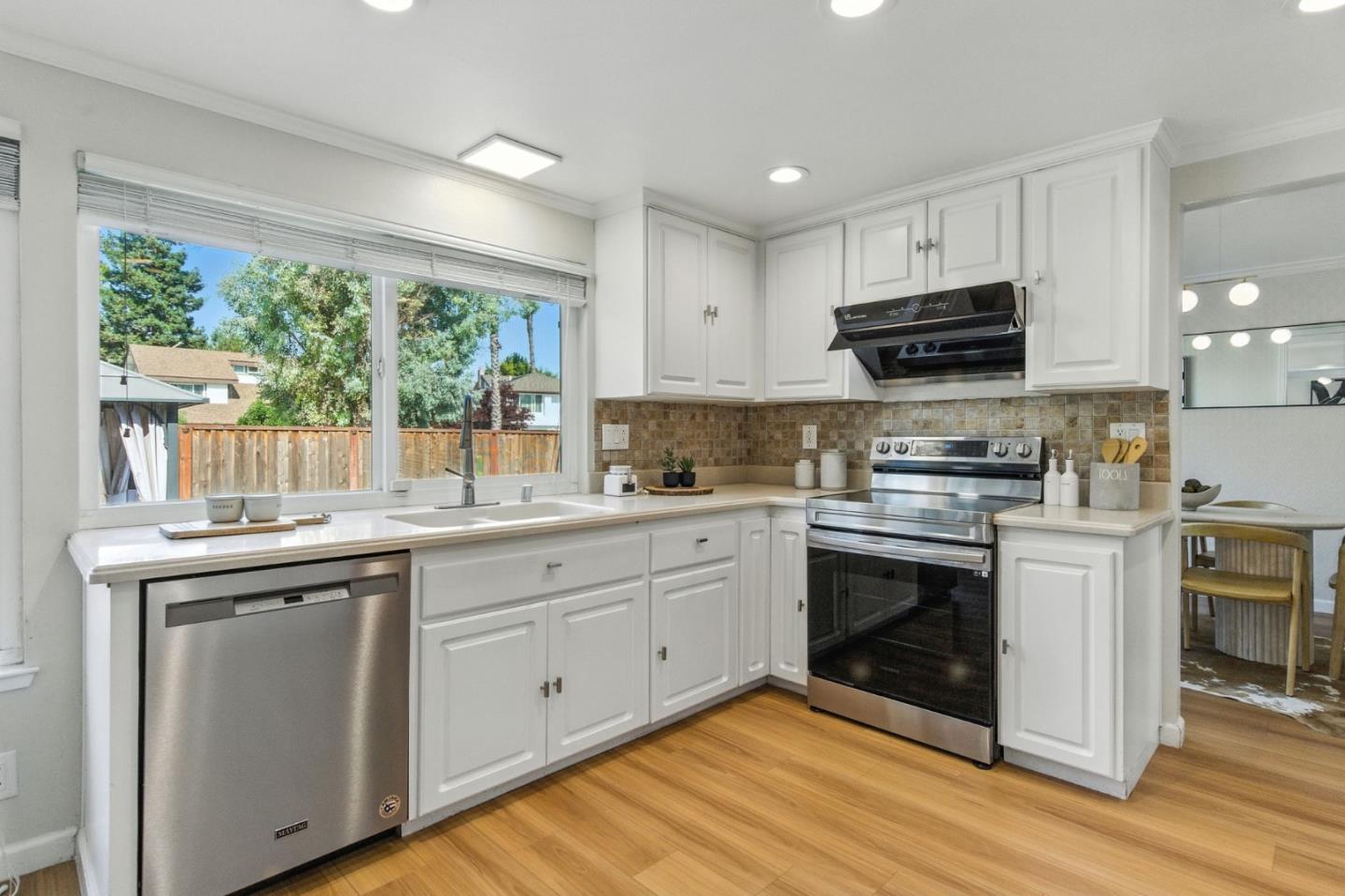 Detail Gallery Image 21 of 56 For 5077 Gazania Dr, San Jose,  CA 95111 - 4 Beds | 2/1 Baths