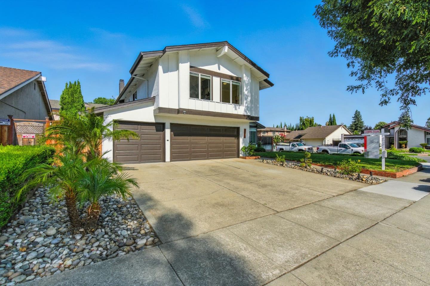 Detail Gallery Image 3 of 56 For 5077 Gazania Dr, San Jose,  CA 95111 - 4 Beds | 2/1 Baths