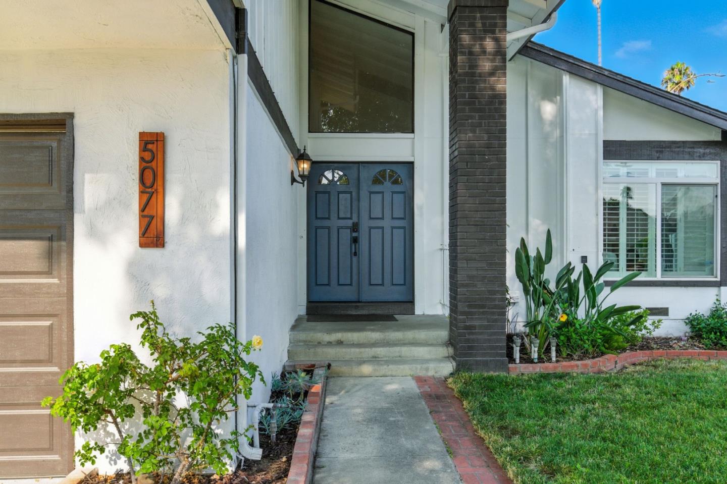 Detail Gallery Image 4 of 56 For 5077 Gazania Dr, San Jose,  CA 95111 - 4 Beds | 2/1 Baths