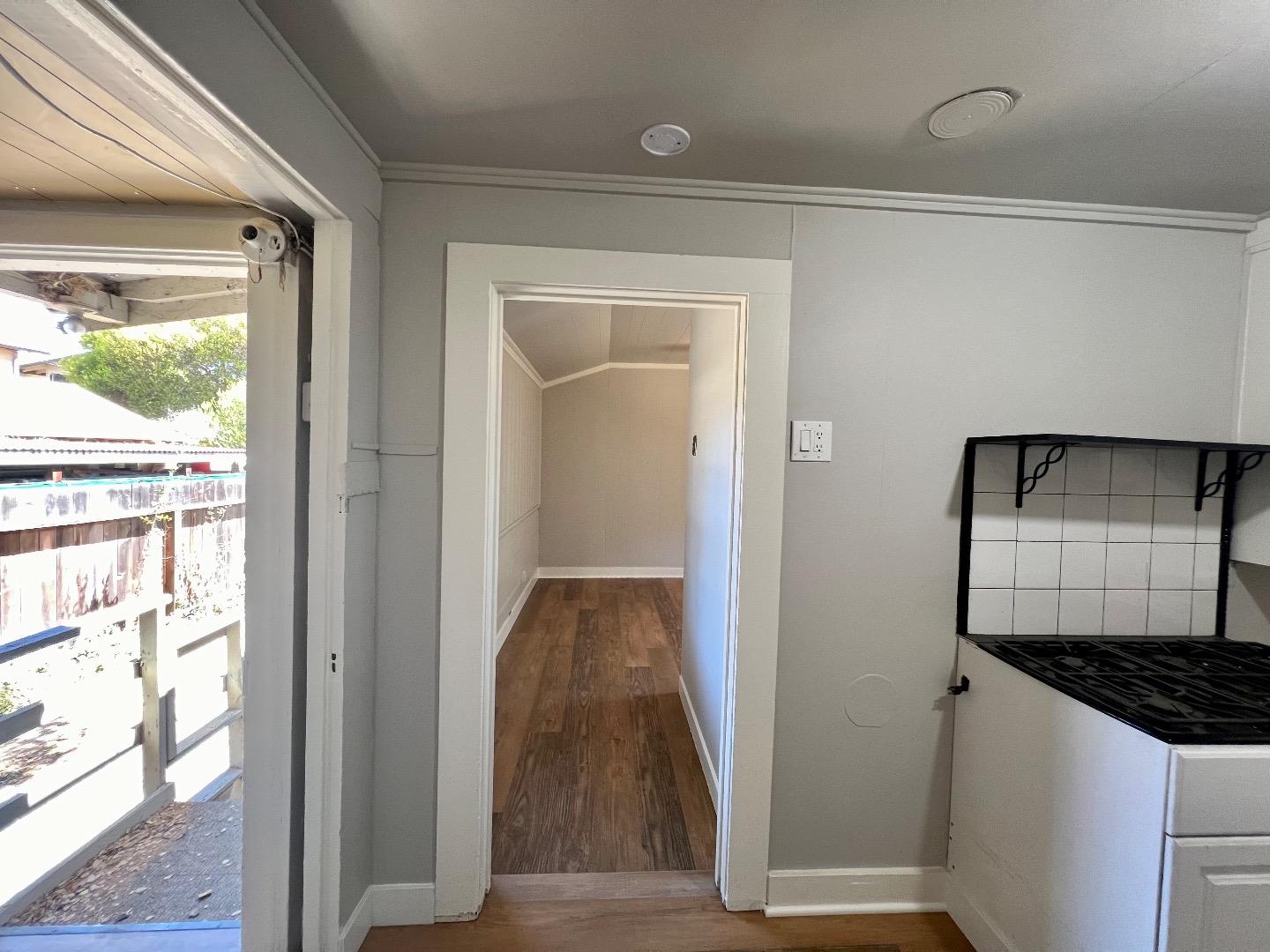 Detail Gallery Image 10 of 16 For 362 S Willard Ave #B,  San Jose,  CA 95126 - 1 Beds | 1 Baths