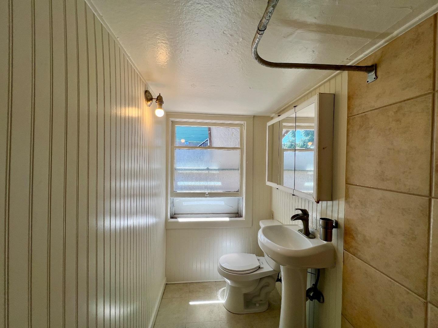 Detail Gallery Image 8 of 16 For 362 S Willard Ave #B,  San Jose,  CA 95126 - 1 Beds | 1 Baths