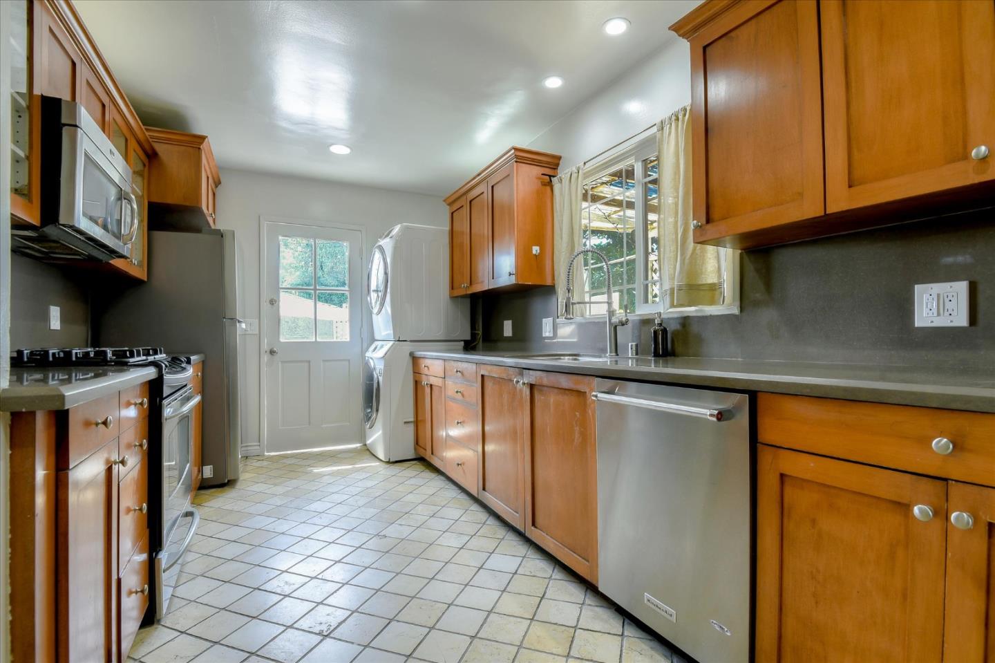 Detail Gallery Image 12 of 35 For 11386 Tenino Ave, Los Angeles,  CA 90066 - 3 Beds | 1 Baths