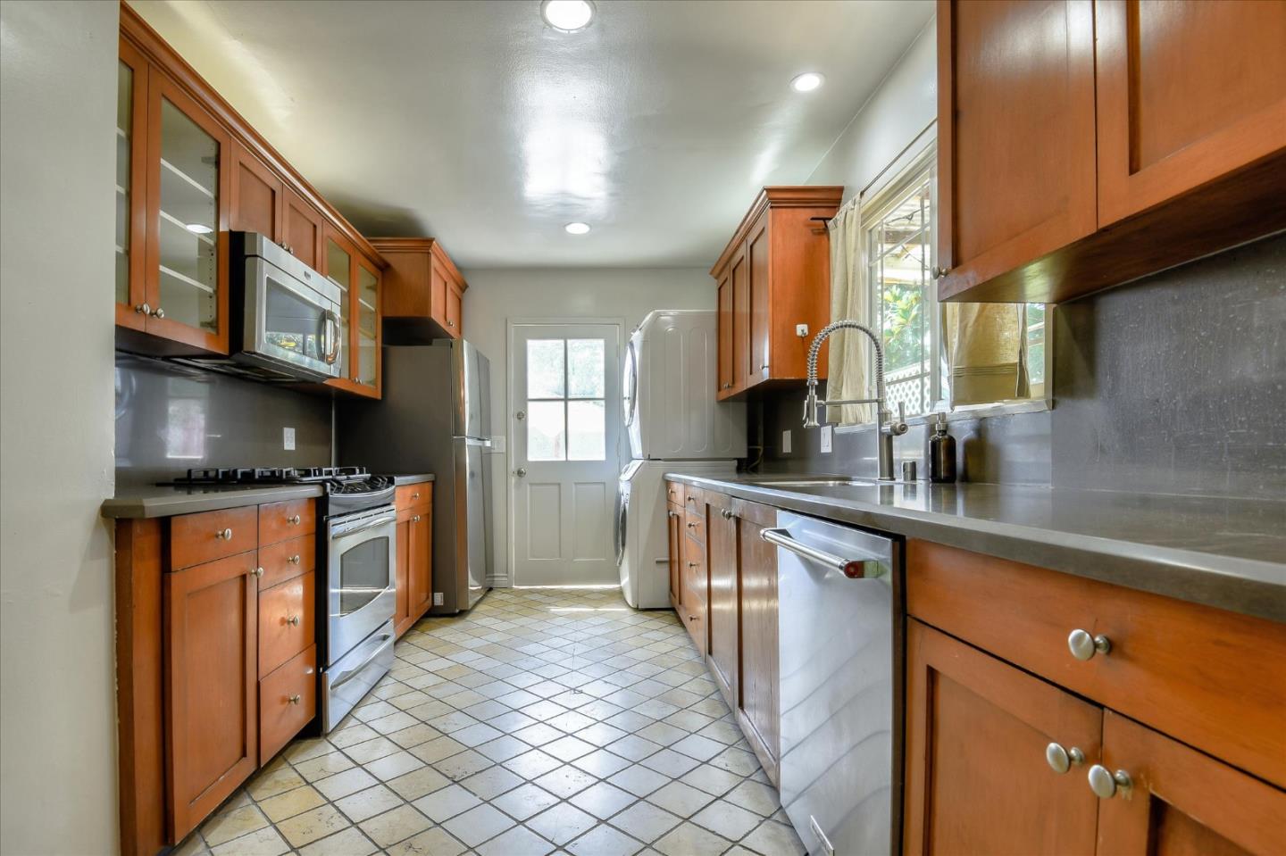Detail Gallery Image 13 of 35 For 11386 Tenino Ave, Los Angeles,  CA 90066 - 3 Beds | 1 Baths