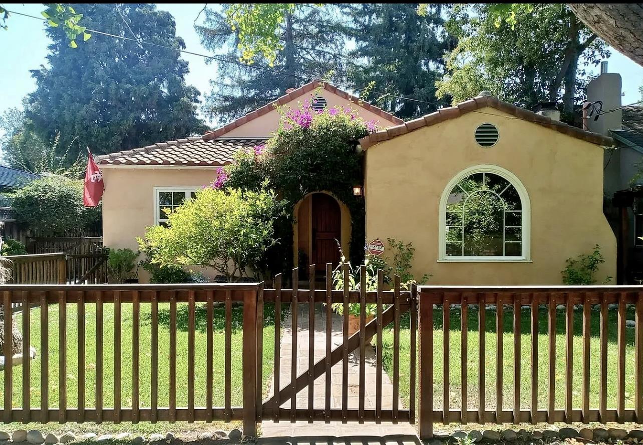 Detail Gallery Image 1 of 21 For 1315 Newport Ave, San Jose,  CA 95125 - 3 Beds | 2 Baths