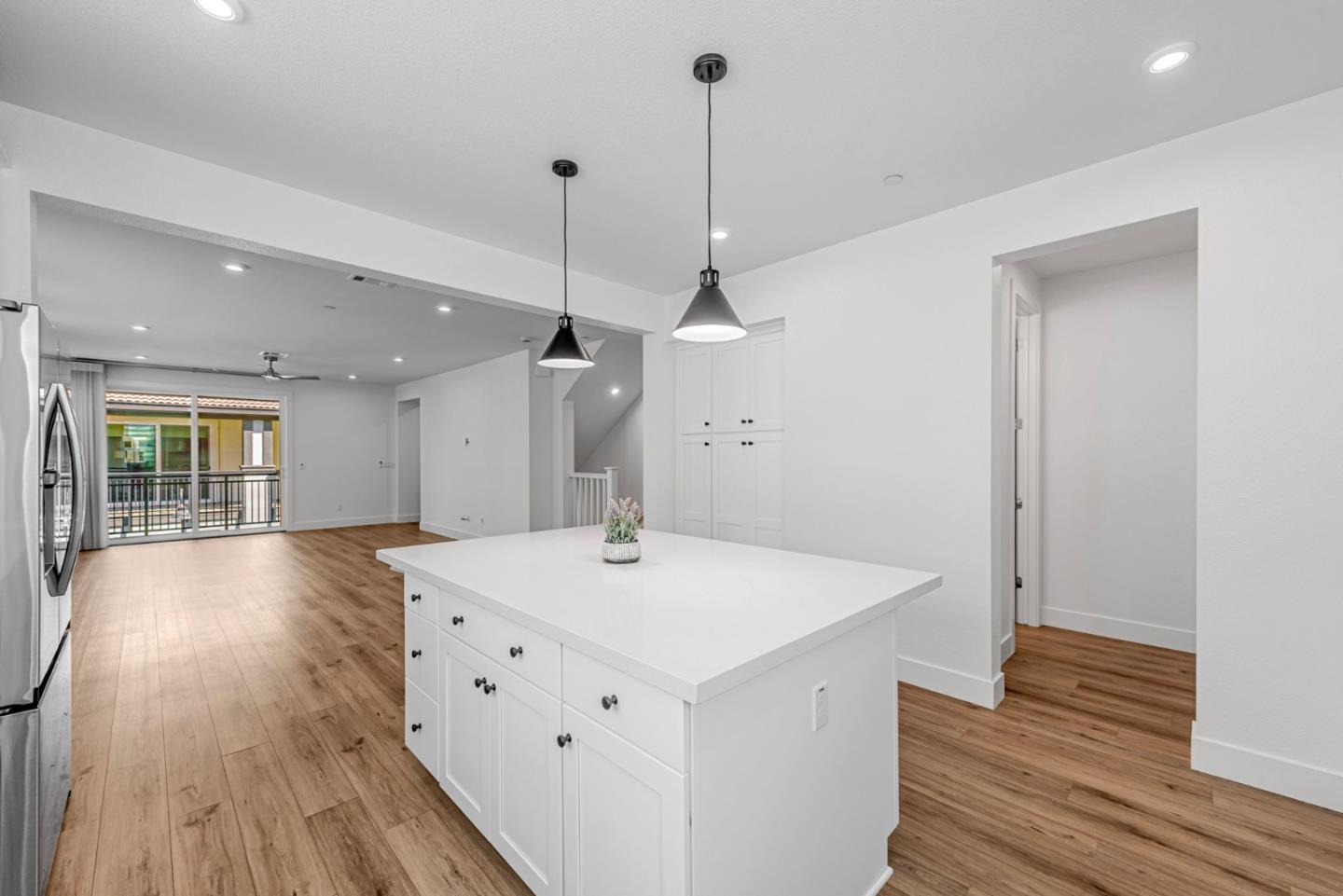 Detail Gallery Image 13 of 51 For 923 Loyola Ln, Morgan Hill,  CA 95037 - 4 Beds | 3/1 Baths