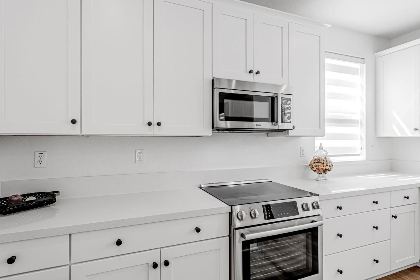 Detail Gallery Image 16 of 51 For 923 Loyola Ln, Morgan Hill,  CA 95037 - 4 Beds | 3/1 Baths